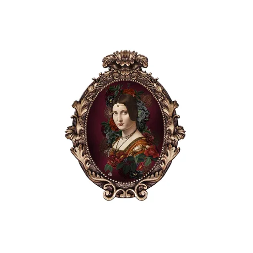 Pin's Bella